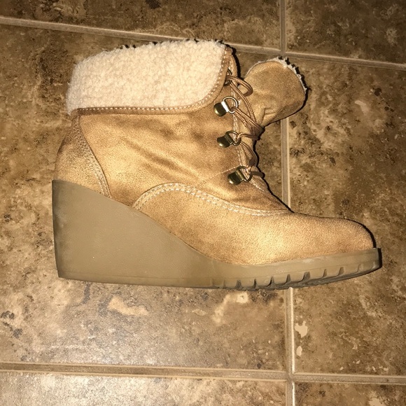 Brown winter boot wedges - Picture 3 of 5